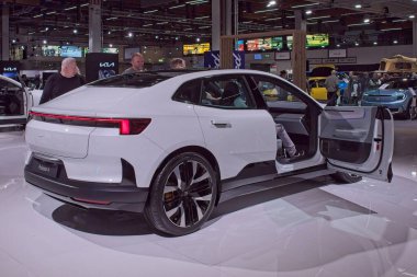 Pasila, Helsinki, Finlandiya 14 Mart. 2025: AUTO 25 'te Polestar 4 elektrikli araba ve Messukeskus Helsinki' de Mobilite Şovu.