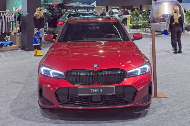 Pasila, Helsinki, Finlandiya 14 Mart. 2025: BMW 3 AUTO 25 ve Messukeskus Helsinki 'de Mobilite Şovu.