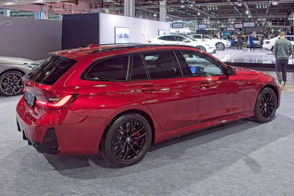 Pasila, Helsinki, Finlandiya 14 Mart. 2025: BMW 3 AUTO 25 ve Messukeskus Helsinki 'de Mobilite Şovu.