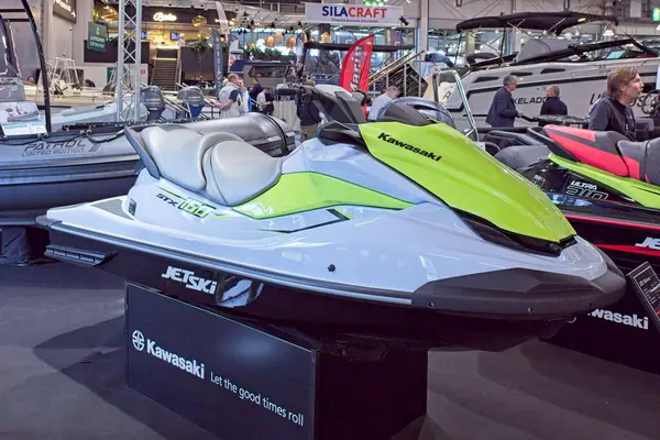 Pasila, Helsinki, Finlandiya 12 Şubat. 2025: Kawasaki STX Vene 'de 160 su aracı (Boat) 2025' te Messukeskus Helsinki 'de sergileniyor.