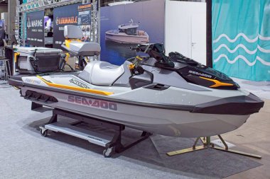 Pasila, Helsinki, Finlandiya 12 Şubat. 2025: Vene 'de Sea Doo Fish Pro özel su araçları 2025 yılında Messukeskus Helsinki' de sergilendi.