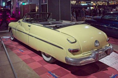 Pasila, Helsinki, Finlandiya, 4 Nisan. 2025: Mercury Convertible (1950) Orijinal Amerikan Araba Fuarı ACS25 Helsinki Messukeskus Fuar ve Kongre Merkezi 'nde sergilenmektedir..