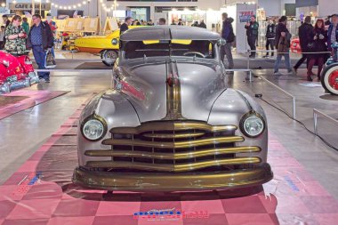 Pasila, Helsinki, Finlandiya, 4 Nisan. 2025: Pontiac Silver Streak (1948) Orijinal Amerikan Araba Fuarı ACS25 Helsinki Messukeskus Fuar ve Kongre Merkezi 'nde sergileniyor..