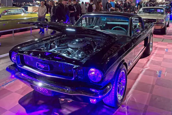 Pasila, Helsinki, Finlandiya, 4 Nisan. 2025: Ford Mustang Fastback 2 + 2 (1965) Orijinal Amerikan Araba Fuarı ACS25 Helsinki Messukeskus Fuarı ve Kongre Merkezi 'nde.