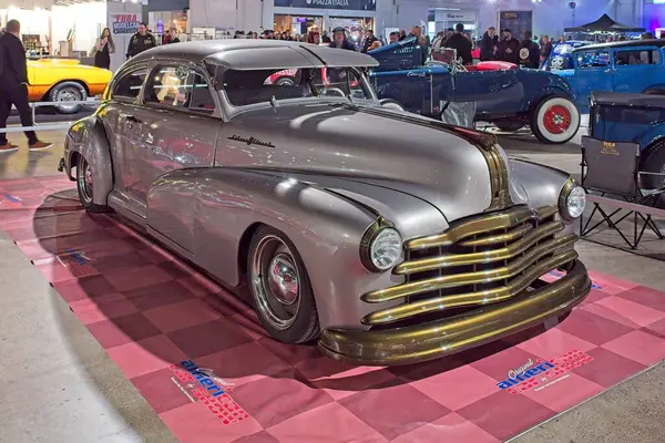 Pasila, Helsinki, Finlandiya, 4 Nisan. 2025: Pontiac Silver Streak (1948) Orijinal Amerikan Araba Fuarı ACS25 Helsinki Messukeskus Fuar ve Kongre Merkezi 'nde sergileniyor..