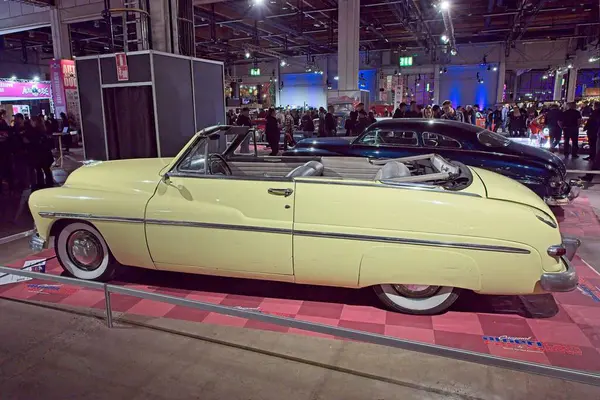 Pasila, Helsinki, Finlandiya, 4 Nisan. 2025: Mercury Convertible (1950) Orijinal Amerikan Araba Fuarı ACS25 Helsinki Messukeskus Fuar ve Kongre Merkezi 'nde sergilenmektedir..