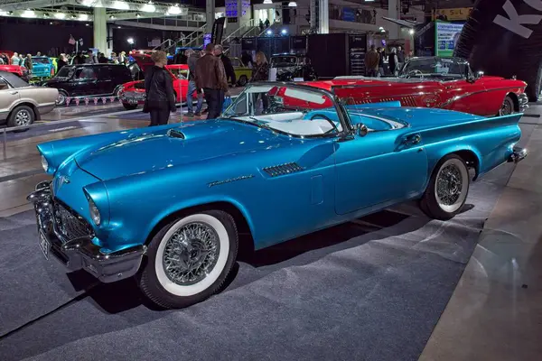 Pasila, Helsinki, Finlandiya, 4 Nisan. 2025: Ford Thunderbird (1957) Orijinal Amerikan Araba Fuarı ACS25 Helsinki Messukeskus Fuar ve Kongre Merkezi 'nde.