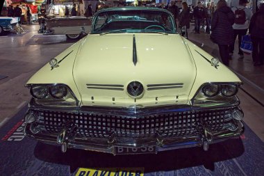 Pasila, Helsinki, Finlandiya, 4 Nisan. 2025: Buick Roadmaster (1958) Orijinal Amerikan Araba Fuarı ACS25 Helsinki Messukeskus Fuar ve Kongre Merkezi 'nde.