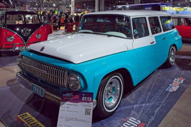 Pasila, Helsinki, Finlandiya, 4 Nisan. 2025: Orijinal American Car Show ACS25 Helsinki Messukeskus Fuar ve Kongre Merkezi 'nde Uluslararası Seyahat (1965) arabası.