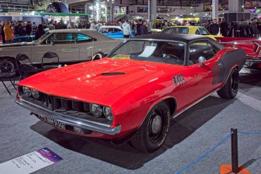 Pasila, Helsinki, Finlandiya, 4 Nisan. 2025: Plymouth Barracuda (1972) Orijinal Amerikan Araba Fuarı ACS25 Helsinki Messukeskus Fuar ve Kongre Merkezi 'nde.
