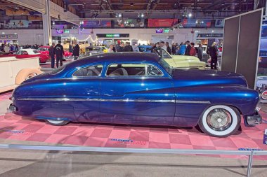 Pasila, Helsinki, Finlandiya, 4 Nisan. 2025: Mercury Monarch (1949) Orijinal Amerikan Araba Fuarı ACS25 Helsinki Messukeskus Fuar ve Kongre Merkezi 'nde sergilenmektedir..