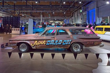 Pasila, Helsinki, Finlandiya, 4 Nisan. 2025: Plymouth Belvedere STW (1962) Orijinal Amerikan Araba Fuarı ACS25 Helsinki Messukeskus Fuar ve Kongre Merkezi 'nde sergilenmektedir..