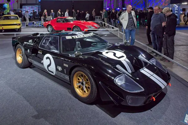 Pasila, Helsinki, Finlandiya, 4 Nisan. 2025: Ford Shelby GT40 mk II 50. yıl dönümü (1966) Orijinal Amerikan Araba Fuarı ACS25 sergisi Helsinki Messukeskus Fuar ve Kongre Merkezi.