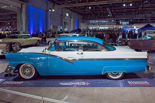 Pasila, Helsinki, Finlandiya, 4 Nisan. 2025: Ford Fairlane Victoria (1956) Orijinal Amerikan Araba Fuarı ACS25 sergisi Helsinki Messukeskus Fuar ve Kongre Merkezi.