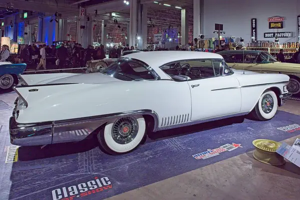 Pasila, Helsinki, Finlandiya, 4 Nisan. 2025: Cadillac Eldorado Seville (1958) Orijinal Amerikan Araba Fuarı ACS25 Helsinki Messukeskus Fuar ve Kongre Merkezi 'nde sergilenmektedir..