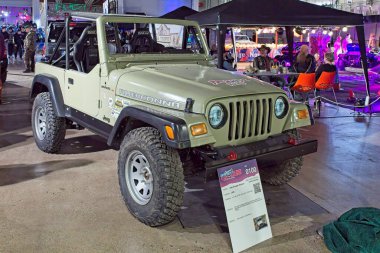 Pasila, Helsinki, Finlandiya, 4 Nisan. 2025: Jeep Wrangler Rubicon (2005) Orijinal Amerikan Araba Fuarı ACS25 Helsinki Messukeskus Fuar ve Kongre Merkezi 'nde sergileniyor.