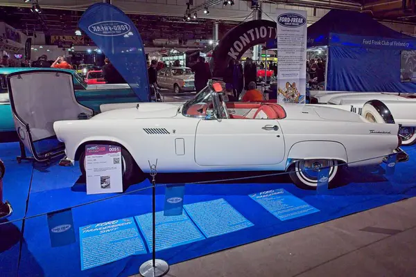 Pasila, Helsinki, Finlandiya, 4 Nisan. 2025: Ford Thunderbird (1956) Orijinal Amerikan Araba Fuarı ACS25 Helsinki Messukeskus Fuar ve Kongre Merkezi 'nde.