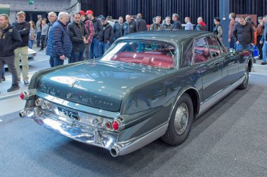 Lahti, Finlandiya, 3 Mayıs. 2025: Facel Vega Excellence EX2 (1961) arabası Lahti Sergi ve Kongre Merkezi Klasik Motor Fuarı 'nda.