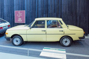 Lahti, Finlandiya, 3 Mayıs. 2025: Wartburg 353W (1985) Lahti Sergi ve Kongre Merkezi 'ndeki Klasik Motor Fuarı' nda.