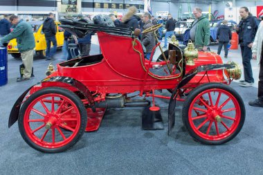 Lahti, Finlandiya, 3 Mayıs. 2025: Lahti Sergi ve Kongre Merkezi 'ndeki Klasik Motor Fuarı' nda Cadillac Modeli K (1907) arabası.