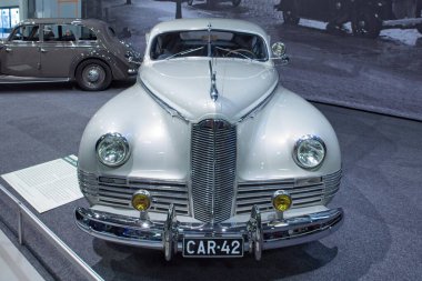 Lahti, Finlandiya, 3 Mayıs. 2025: Packard Super Eight 160 Clipper Club Sedan (1942) Lahti Sergi ve Kongre Merkezi Klasik Motor Fuarı 'nda.