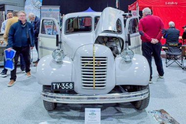 Lahti, Finlandiya, 3 Mayıs. 2025: Lahti Sergi ve Kongre Merkezi Klasik Motor Fuarında Ilves (1952) arabası.