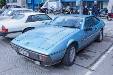 Lahti, Finlandiya, 3 Mayıs. 2025: Lahti Sergi ve Kongre Merkezi Klasik Motor Fuarında Lotus Excel (1983) arabası.