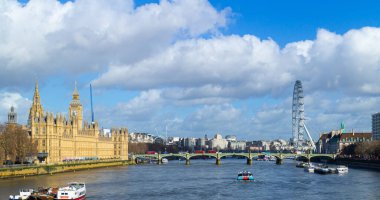 Westminster Sarayı ve Londra 'daki Thames Nehri Lambeth Köprüsü' nden..