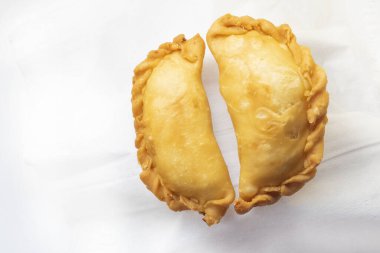 Pastel, hamurun üzerine dolgu doldurup sıkıca katlayarak yapılan bir çeşit hamur işidir. Pastaların tadı dolgusuna bağlı olarak tatlı veya tuzlu olabilir..