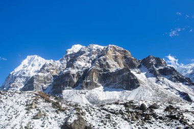 Bu güzel dağ manzarası Nepal 'deki Kanchenjunga yürüyüşü sırasında çekildi..