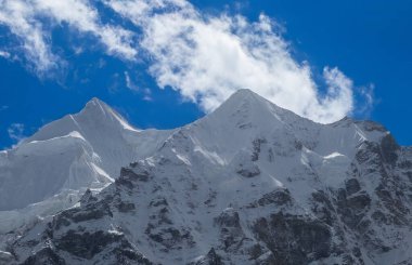 Bu güzel kar dağı Nepal 'deki Kanchenjunga turu sırasında yakalandı..
