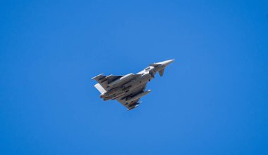 Askeri savaş uçağı havası