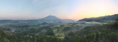 Bali yanardağında gün batımı 