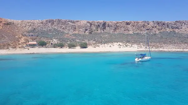 Yazın güzel deniz kıyıları.