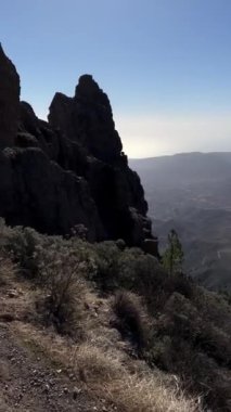 Tenerife 'deki dağın tepesinden Kanarya Adaları' nın manzarası