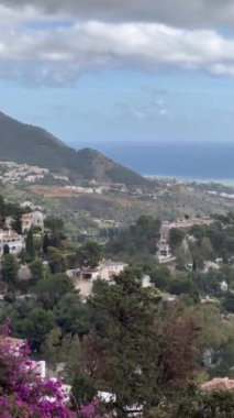 Güzel deniz manzarası ve okyanus.