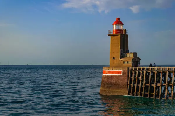 Fecamp limanındaki deniz feneri.