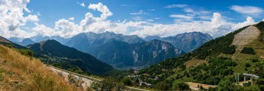 Dağların güzel manzarası