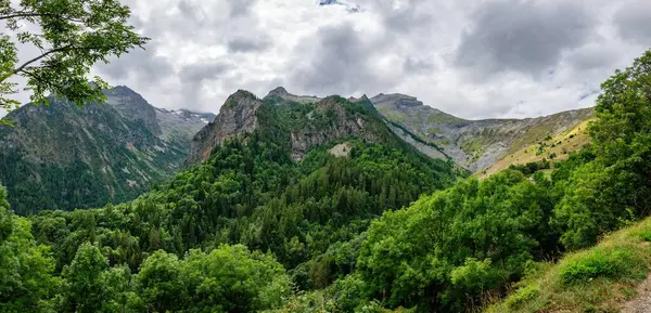 Villard Notre Dame yakınlarındaki dağlarda manzara, Ecrins Ulusal Parkı