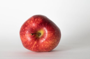 Beyaz arkaplan ile kırmızı uygulama