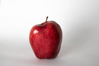 Beyaz arkaplan ile kırmızı uygulama