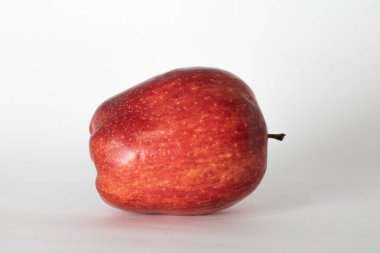 Beyaz arkaplan ile kırmızı uygulama