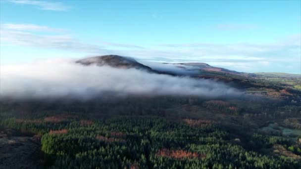 Low Clouds Fog Irlandii Nagrań Dronów Czasoprzestrzennych Wysokiej Jakości Materiał — Wideo stockowe