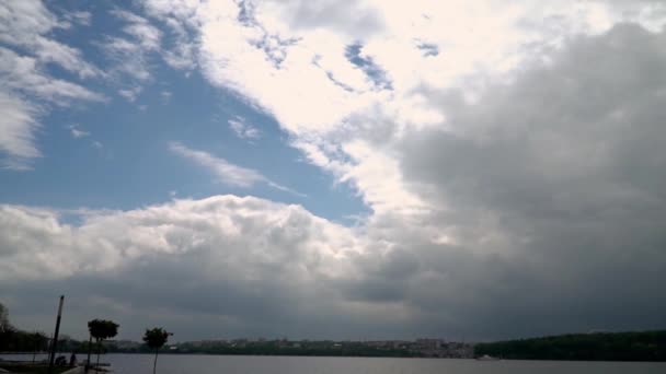 Modrá Obloha Bílé Mraky Nadýchané Bílé Mraky Cumulus Cloudscape Timelapse — Stock video