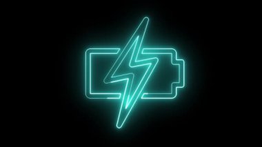 Merkezinde enerji, şarj ve elektriği temsil eden kalın bir yıldırım sembolü olan parlak neon tarzı bir batarya ikonu. Siyah arkaplanda gelecekçi dijital tasarım.