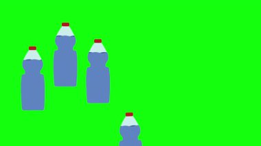 Kırmızı kapaklı plastik su şişeleri yeşil arka planda eşit olarak dizilmiş. Susuzluk, ambalaj ve geri dönüşümle ilgili konular için ideal.