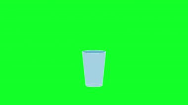 Açık bir bardağa akan süt akıntısı canlı yeşil bir arka plana çarpıyor. Yiyecek, içecek veya süt temaları için uygun minimal animasyon kavramı.