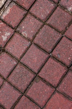 Kaya dokusu, düz taş ya da tuğla sert su yapmak için kullanılır.