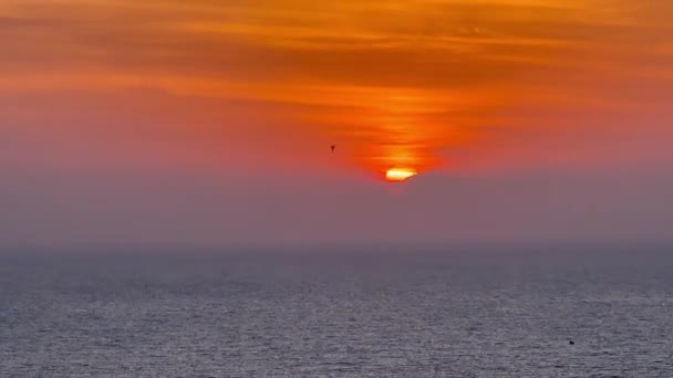 Krásný Výhled Soumrak Nad Pláží Když Pomalu Zapadá Slunce — Stock video