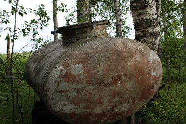 Terkedilmiş tank - zamanın tahribatı